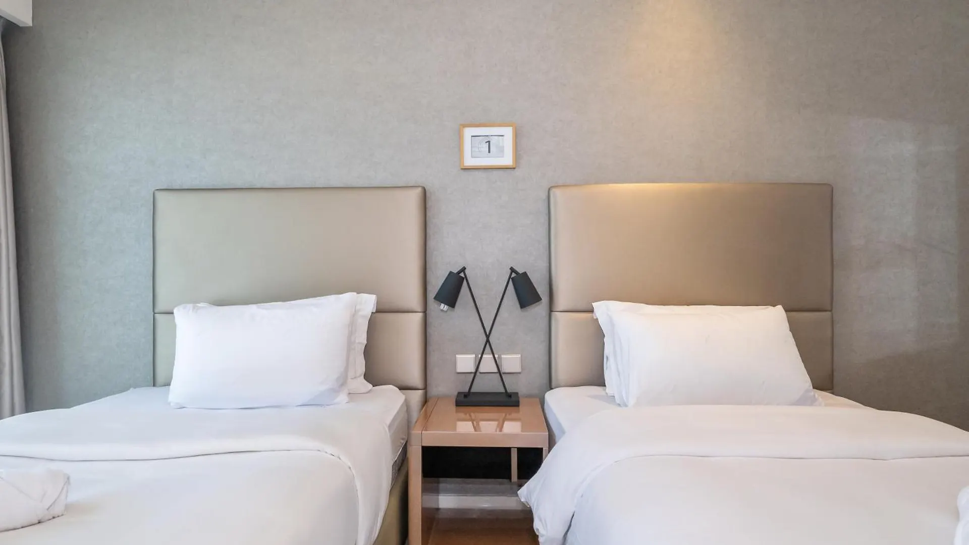 2Br In Luxurious Paramount Burj Khalifa View Pool & Gym Dubai 0*,  Emirati Arabi Uniti