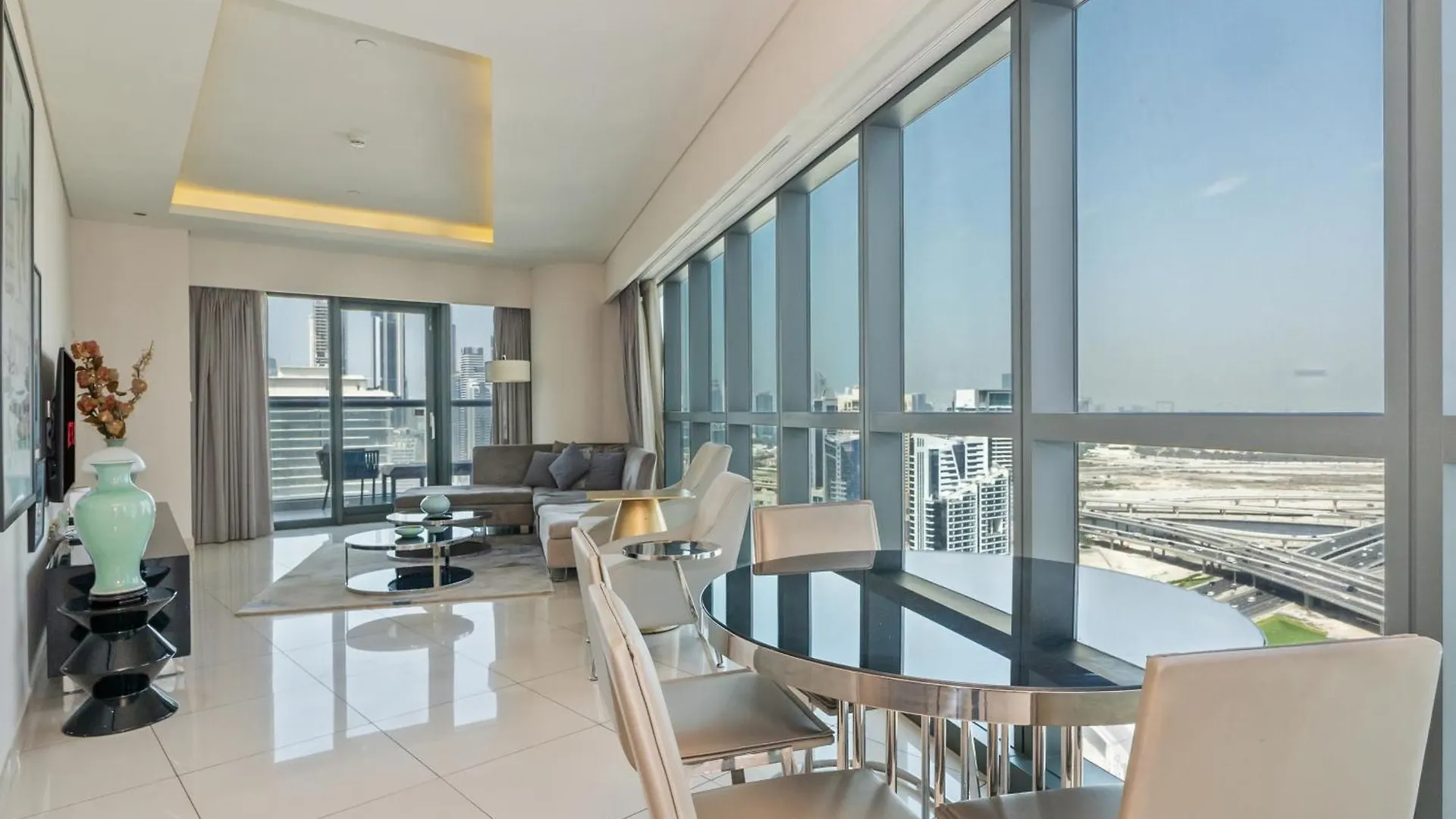 Casa vacanze 2Br In Luxurious Paramount Burj Khalifa View Pool & Gym Dubai Emirati Arabi Uniti