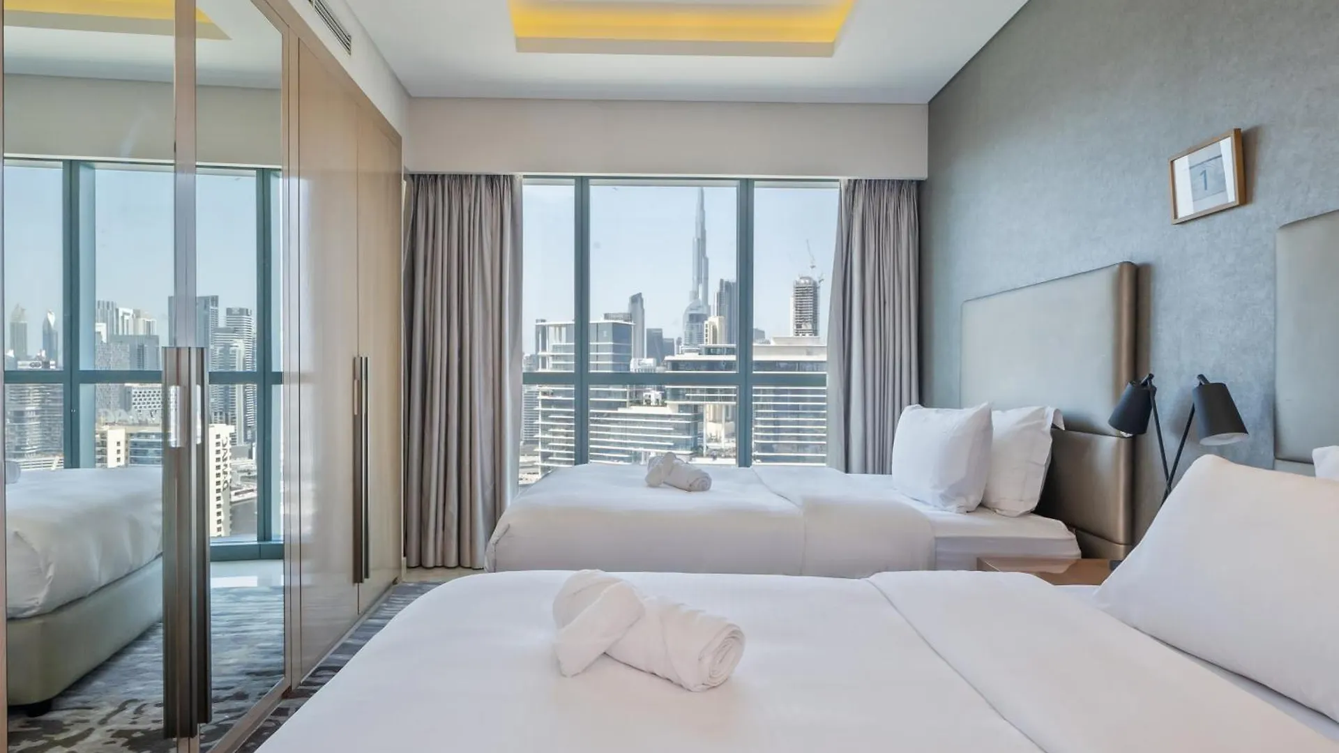 Casa vacanze 2Br In Luxurious Paramount Burj Khalifa View Pool & Gym Dubai