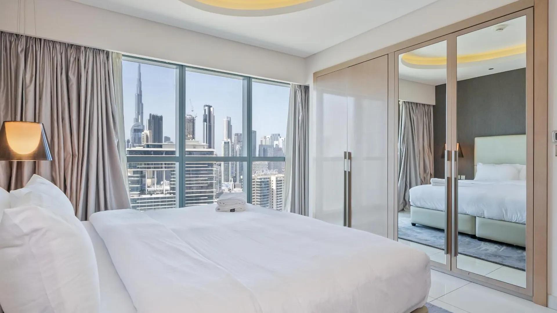 2Br In Luxurious Paramount Burj Khalifa View Pool & Gym Dubai