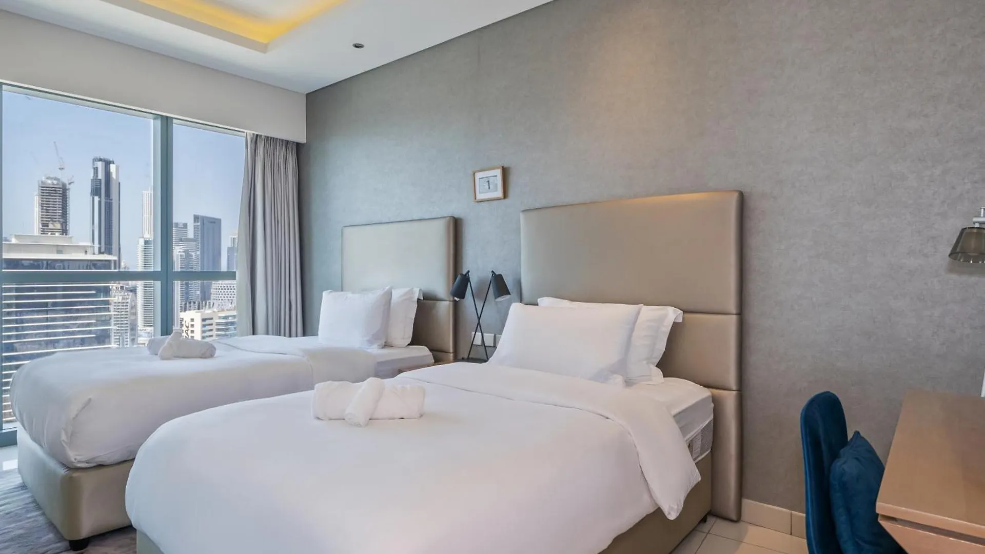 2Br In Luxurious Paramount Burj Khalifa View Pool & Gym Dubai