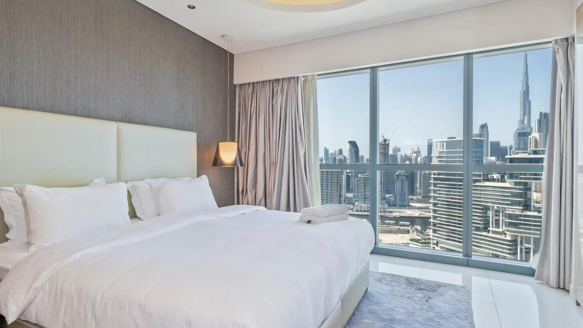 2Br In Luxurious Paramount Burj Khalifa View Pool & Gym Dubai 0*,